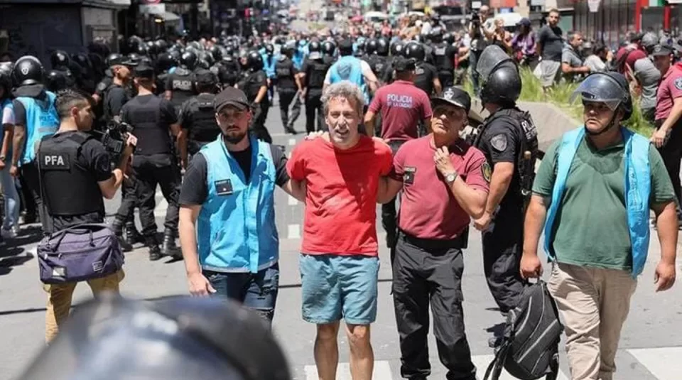 marcha detenidos