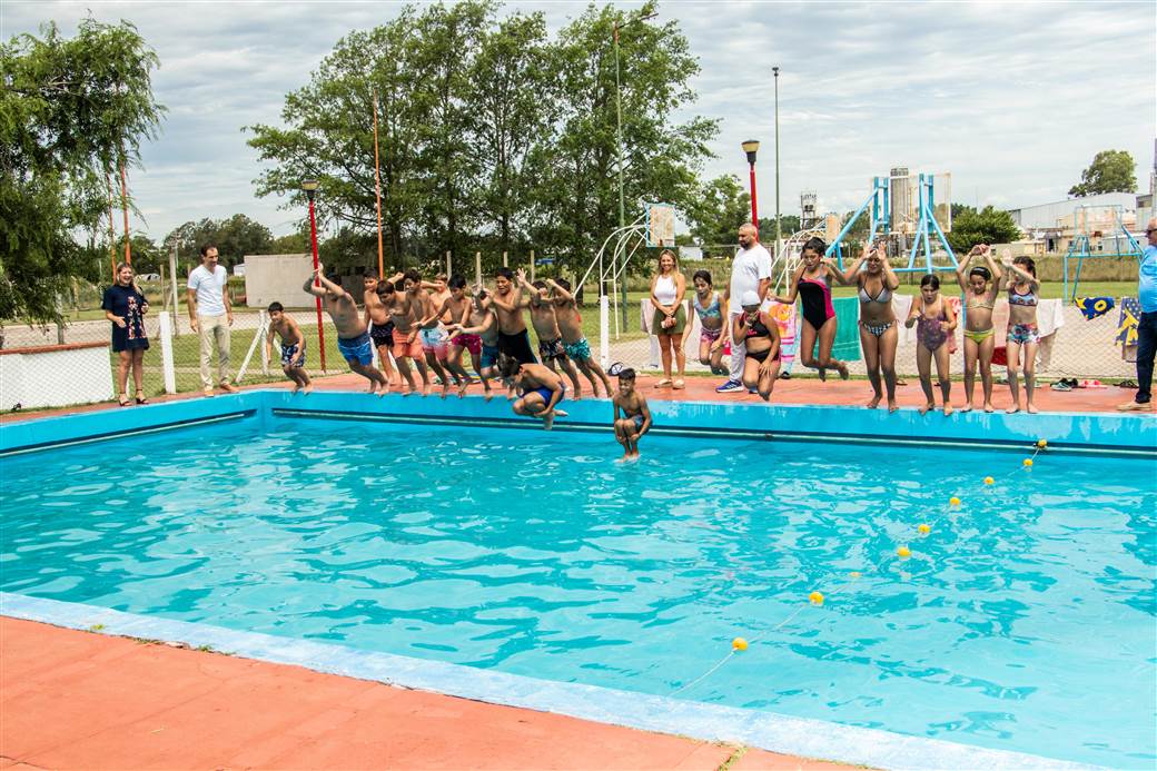 petrecca visita sede escuelas abiertas en verano 2