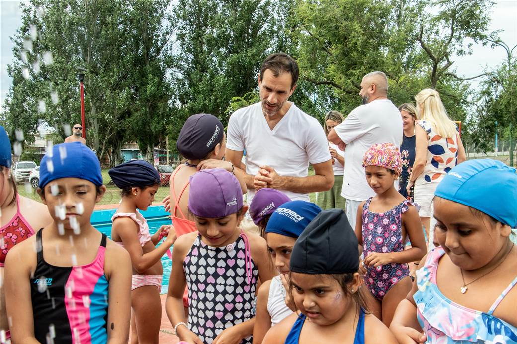 petrecca visita sede escuelas abiertas en verano 4 1