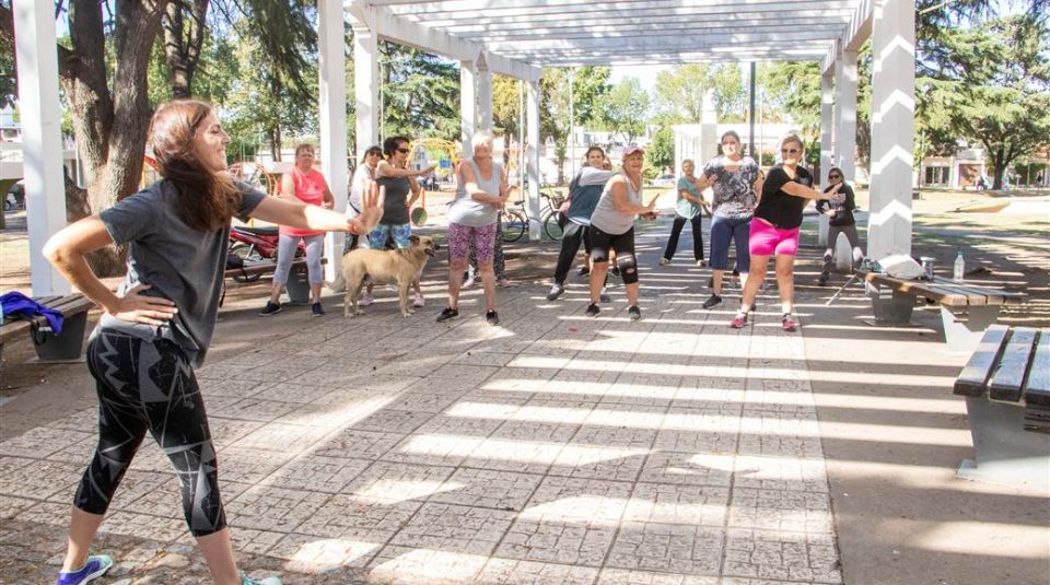 adultos mayores actividades en plazas 1