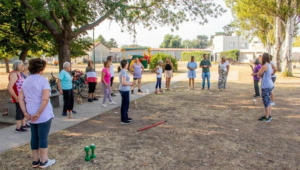 adultos mayores actividades en plazas 2