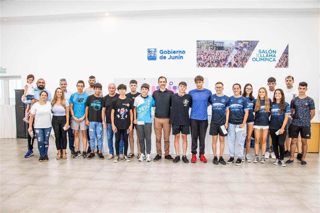 petrecca entrega de becas deportivas 2