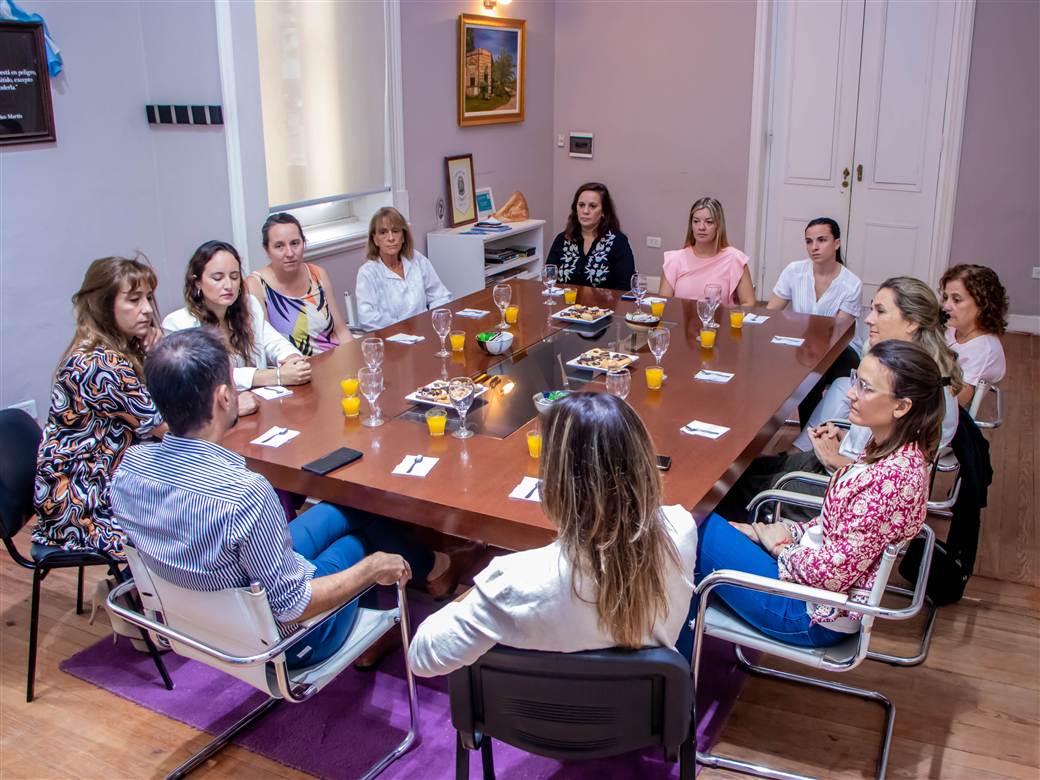 petrecca encuentro con mujeres del gabinete 2 1