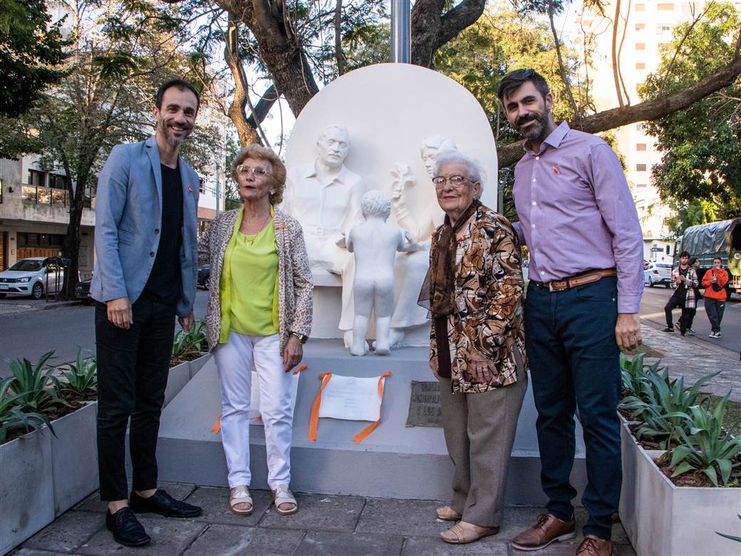 puesta en valor monumento a los abuelos 2