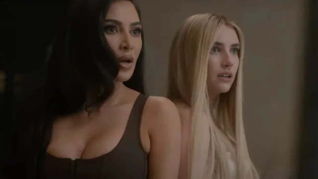 Kim Kardashian y Emma Roberts