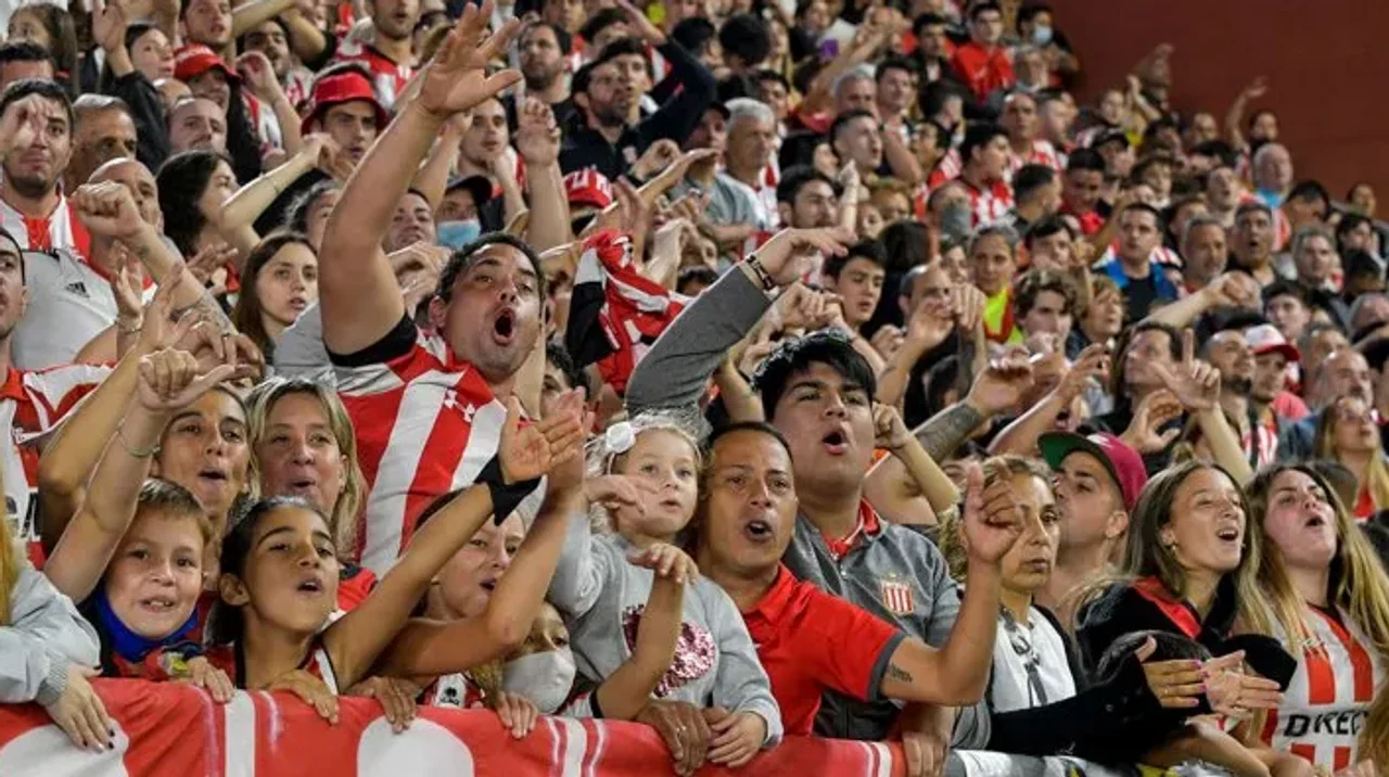 hinchada de estudiantes