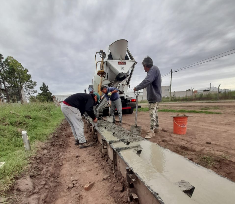 obras de cordon cuneta en parque industrial 3