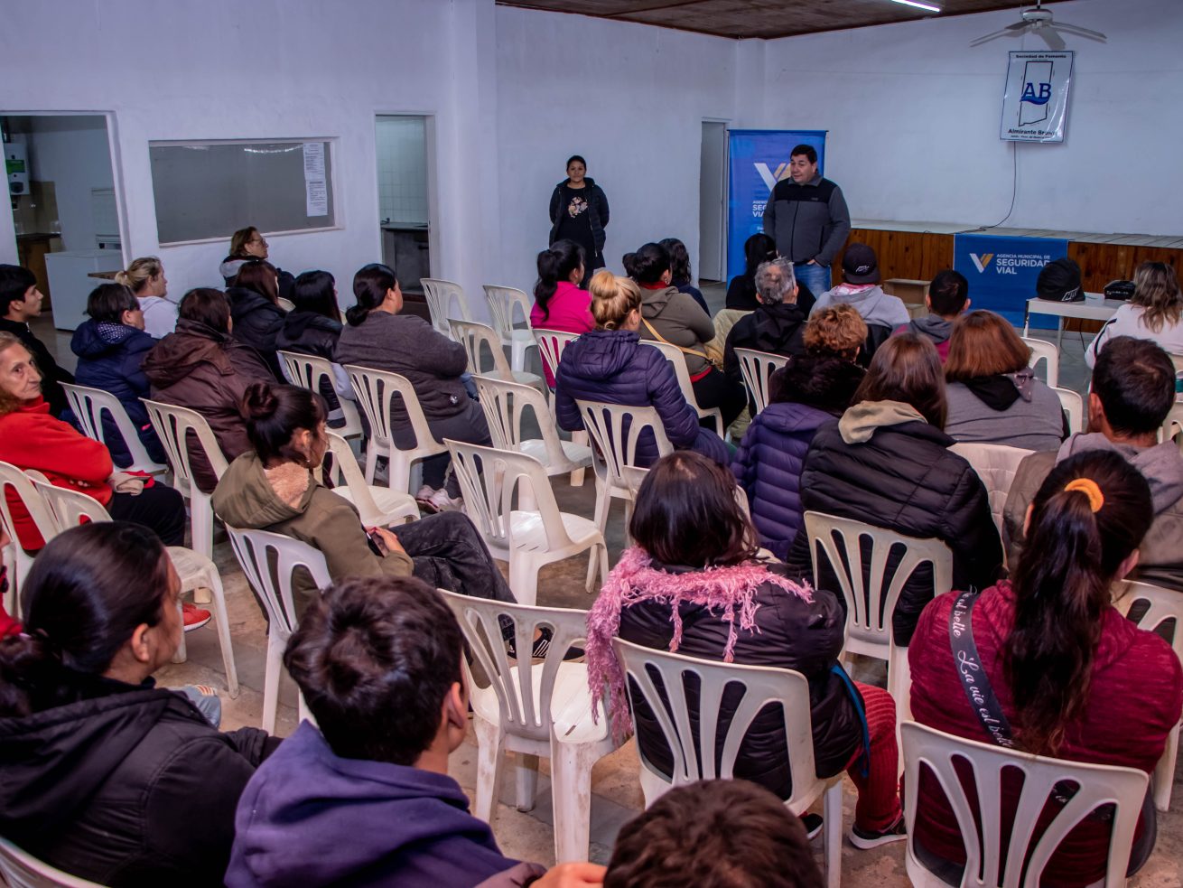 seguridad vial charla a vecinos en alte brown 2 scaled