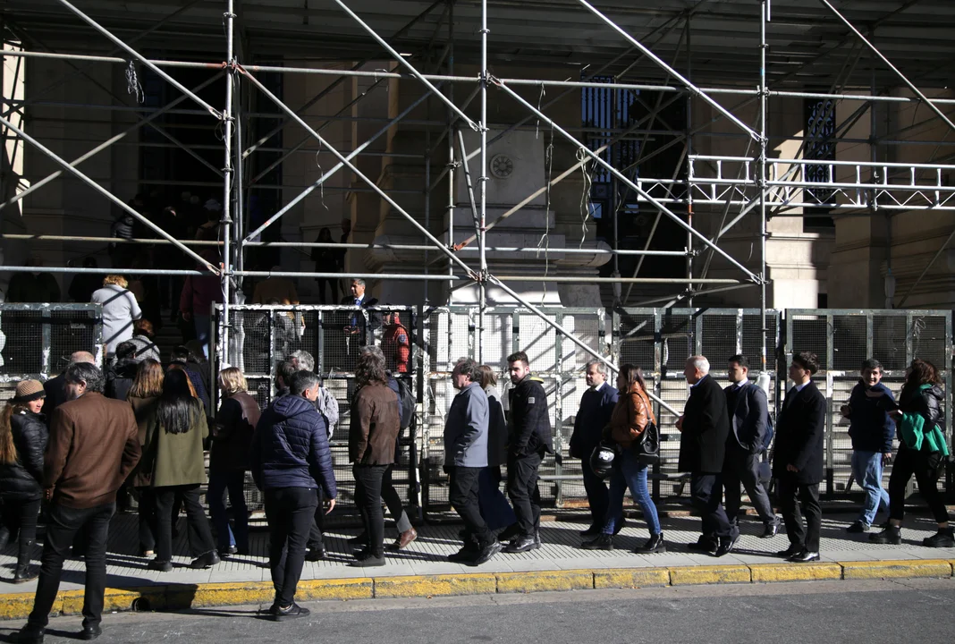 amenaza a tribunales