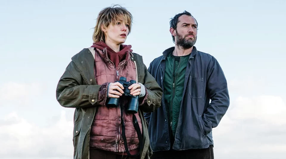 De qué trata la película del 2020 con Blake Lively y Jude Law qué está arrasando 1 el ritmo de la venganza
