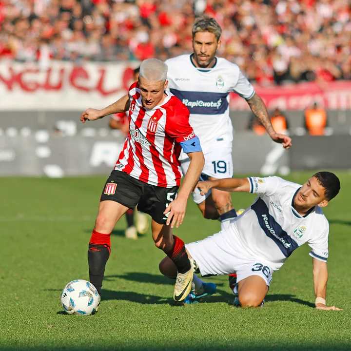 estudiantes gimnasia