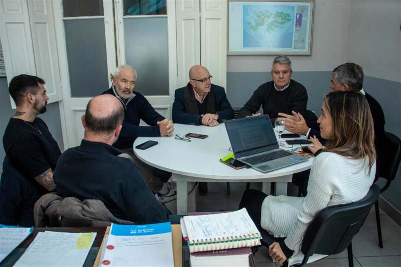 Reunión con CAPYNOBA para tratar proyecto de regulación de tránsito pesado 2 gobierno reunion capynoba camiones 1