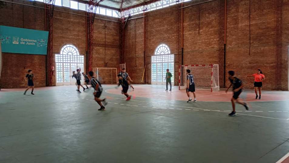 deportes amistoso handball en el complejo san martin 1