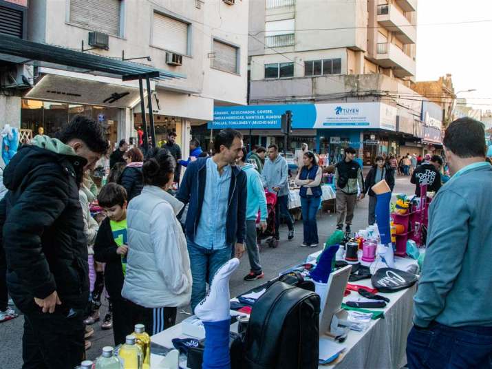 Una multitud disfrutó de la celebración popular por el 25 de mayo en el centro de Junín 8 25 de mayo celebracion roque saenz pena 7 1
