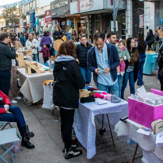 Una multitud disfrutó de la celebración popular por el 25 de mayo en el centro de Junín 42 500516980 18402930052111624 4363924268556142284 n