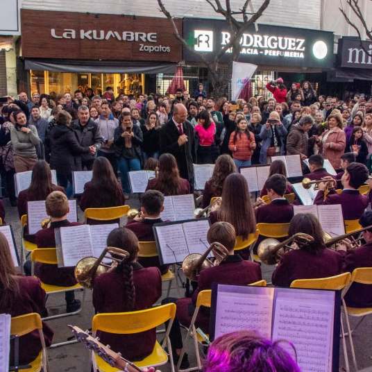 Una multitud disfrutó de la celebración popular por el 25 de mayo en el centro de Junín 24 501315904 18402930061111624 5944219002108327827 n 1