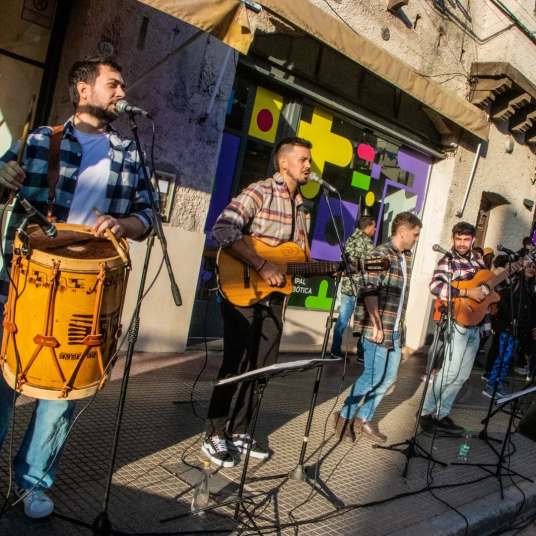 Una multitud disfrutó de la celebración popular por el 25 de mayo en el centro de Junín 40 501454025 18402930004111624 2884163503259167754 n