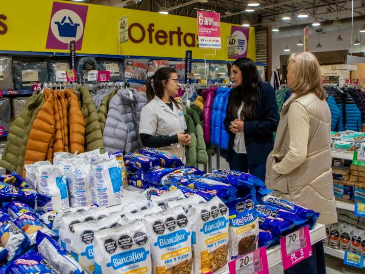 Continúan los controles y la concientización sobre celiaquía en comercios juninenses 4 bromatologia omic control celiaquia 1
