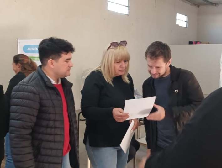 Se realizó un nuevo operativo de “La Muni en tu Barrio” en Los Almendros 2 muni en tu barrio los almendros 3