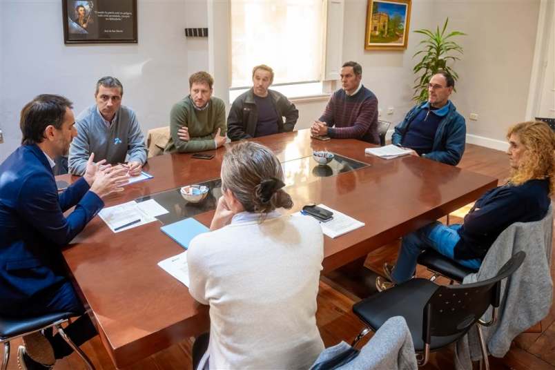 petrecca reunion con entidades del campo 2