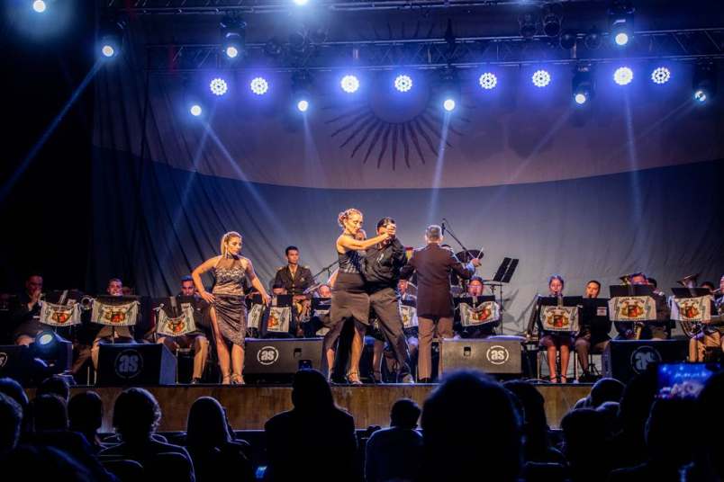 A sala colmada, miles de vecinos celebraron la Patria con una gran gala en el Teatro San Carlos 7 velada de gala 25 de mayo 2025 3