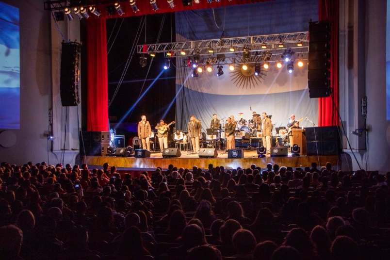 A sala colmada, miles de vecinos celebraron la Patria con una gran gala en el Teatro San Carlos 6 velada de gala tapa1 1